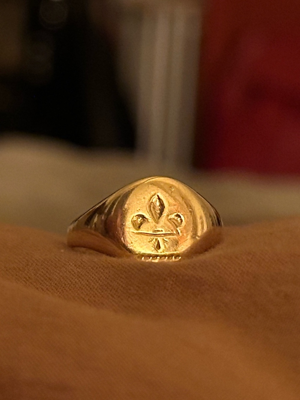 Antique 18K Gold Fleur de Lis Signet Ring Size 6.75 Circa 1864 Victorian Era